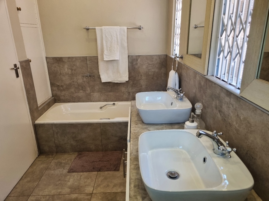 4 Bedroom Property for Sale in Protea Park North West